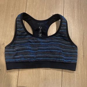Size L sport bra